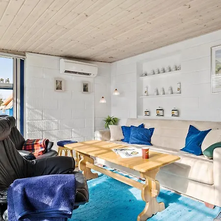 2 Bedroom Gorgeous In Nyaraló Hadsund