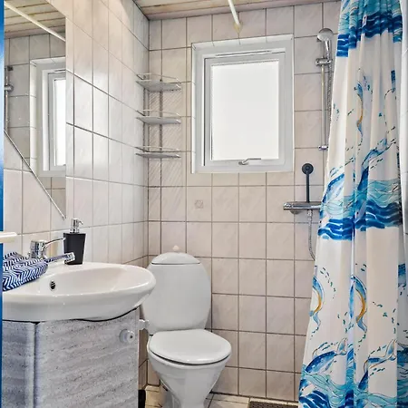2 Bedroom Gorgeous In Nyaraló Hadsund